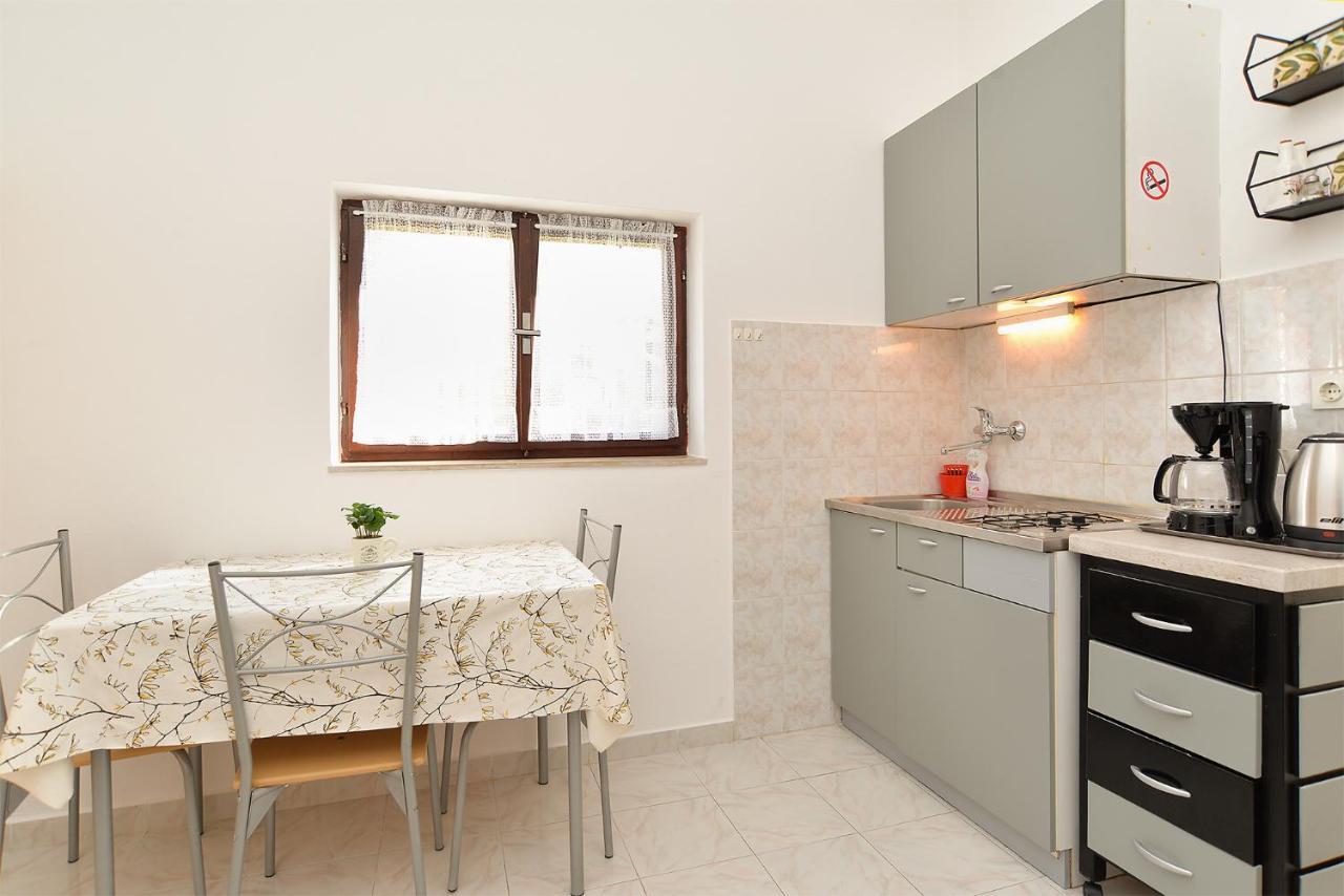 Apartment Ivan 535 Пула Екстериор снимка